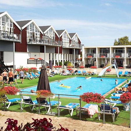 5 Person Holiday Home On A Holiday Park In Glesborg Extérieur photo