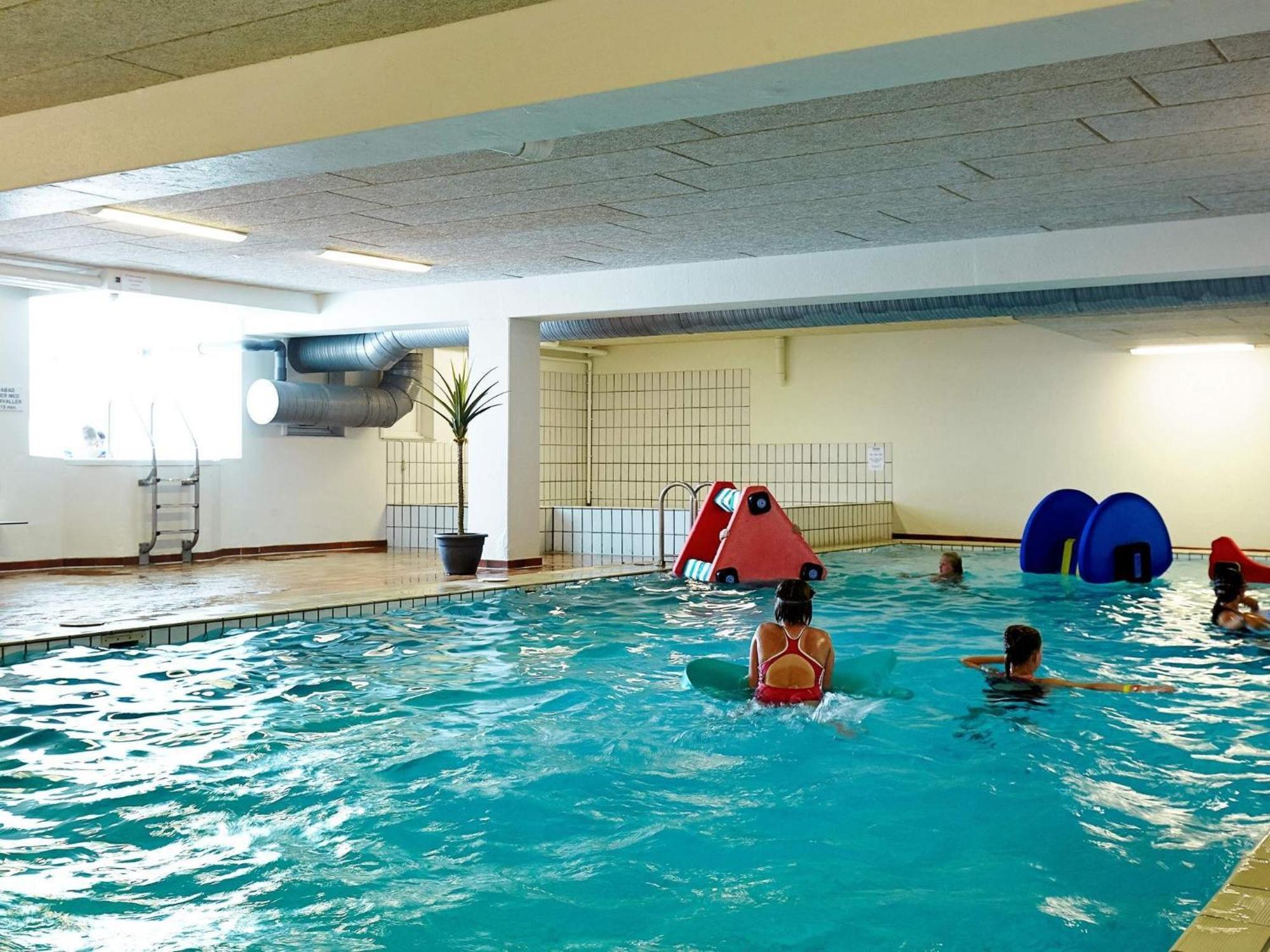 5 Person Holiday Home On A Holiday Park In Glesborg Extérieur photo
